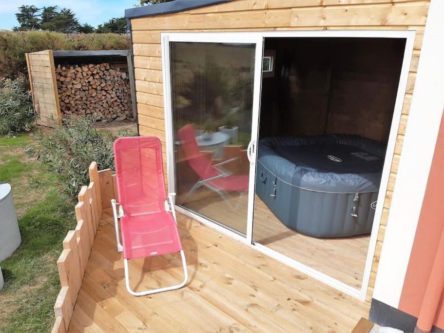 Maison Entre Terre Et Avec Jacuzzi Ferienhaus